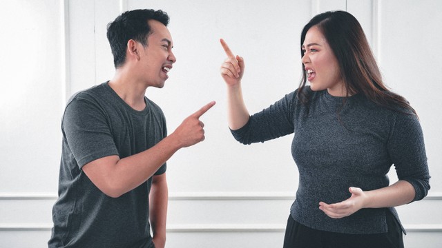 Menyikapi Si Tukang Salah: Seni Mengurai Sindiran dan Membangun Komunikasi Sehat