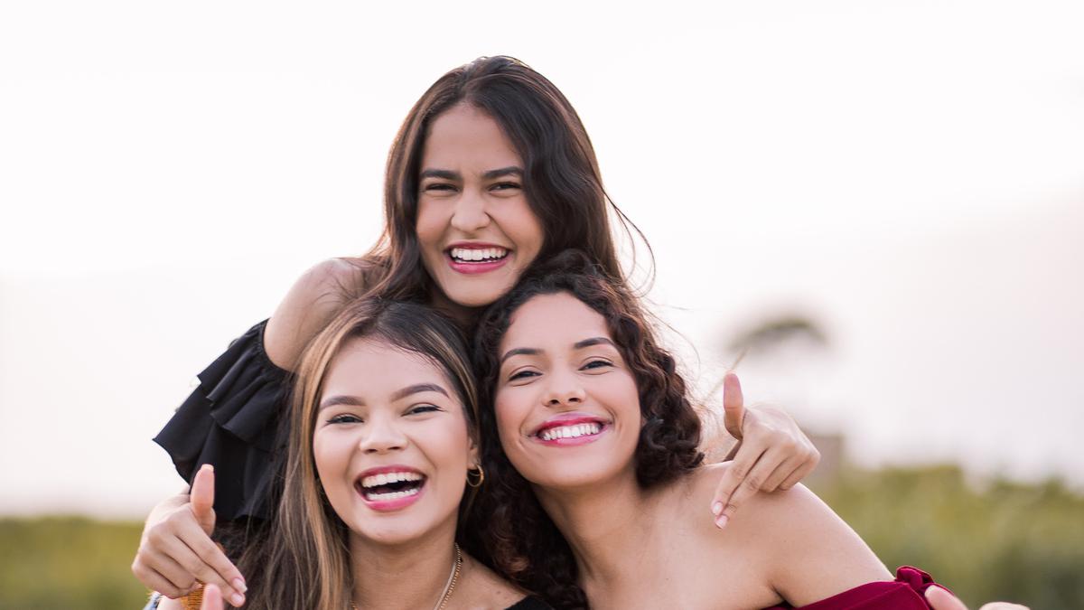 Memahami Arti Mimpi Bertemu Teman Lama Perempuan: Sebuah Analisis