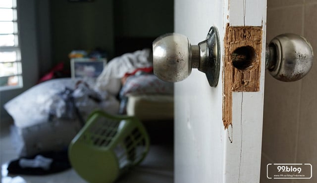 Mimpi Pintu Rumah Terbuka di Malam Hari: Interpretasi dan Simbolisme