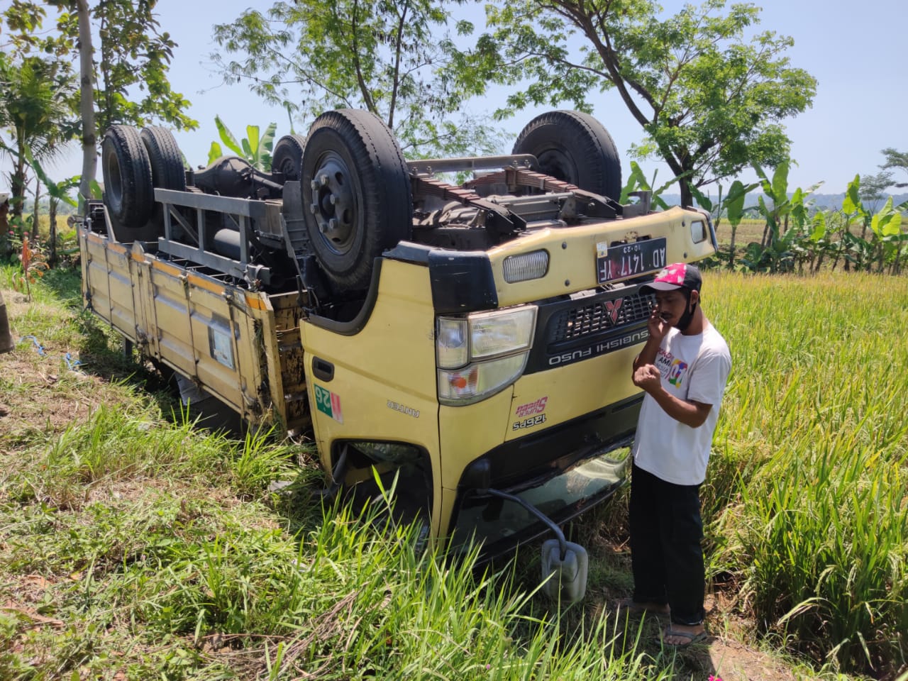 Mimpi Melihat Truk Terguling: Interpretasi dan Signifikansinya