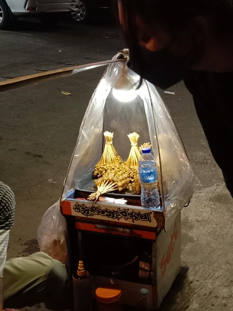 Mengungkap Makna di Balik Mimpi Beli Sate: Sebuah Analisis Psikologis dan Simbolik