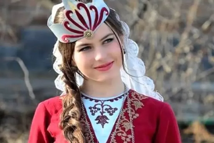 Memahami Makna Nama Yulia: Sebuah Kajian Mendalam