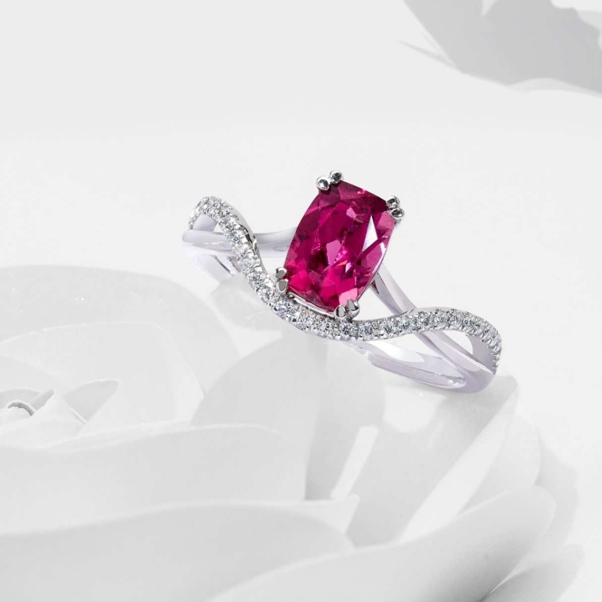 Makna Cincin di Jari Manis Kanan: Simbolisme dan Interpretasi