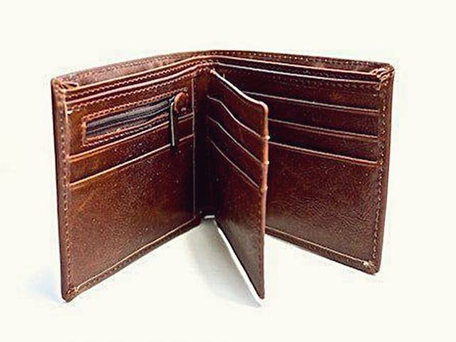 Mengungkap Makna di Balik Mimpi Dompet: Antara Keuangan, Identitas, dan Kehilangan