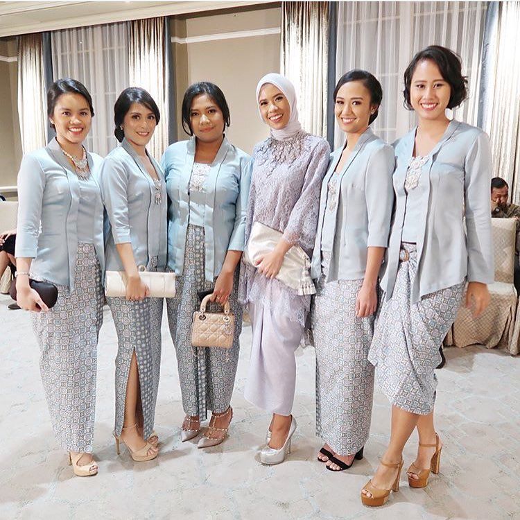 Memahami Mimpi Memakai Kebaya Kuning: Makna dan Interpretasi
