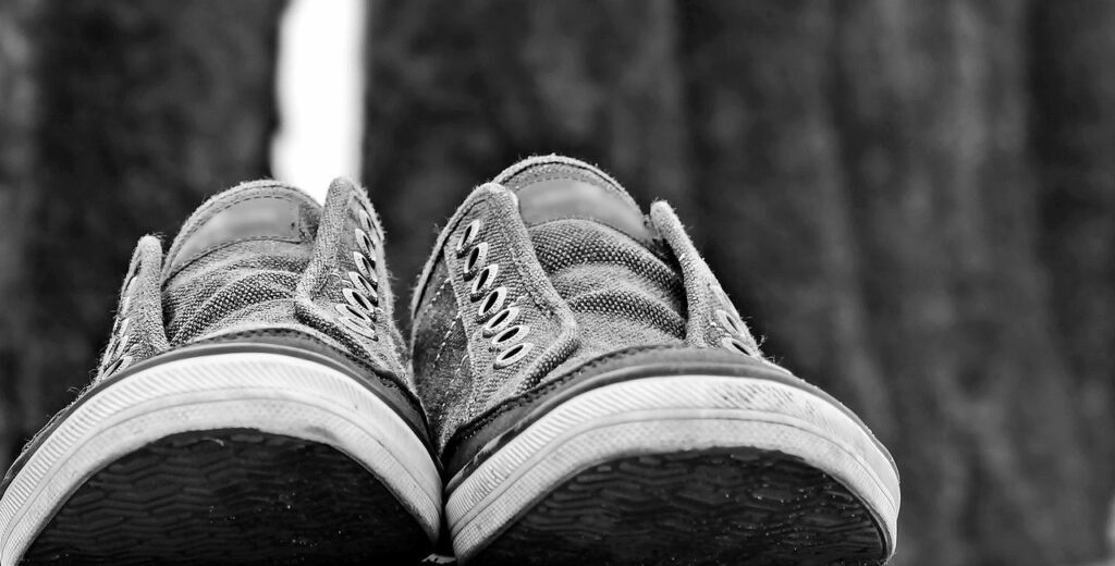 Memahami Arti Mimpi Sepatu Jebol: Sebuah Analisis Mendalam