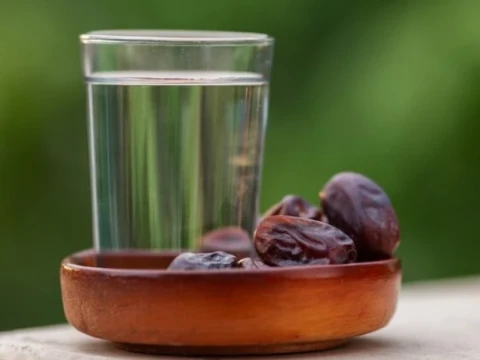 Mimpi Makan Kurma: Arti, Makna, dan Interpretasi